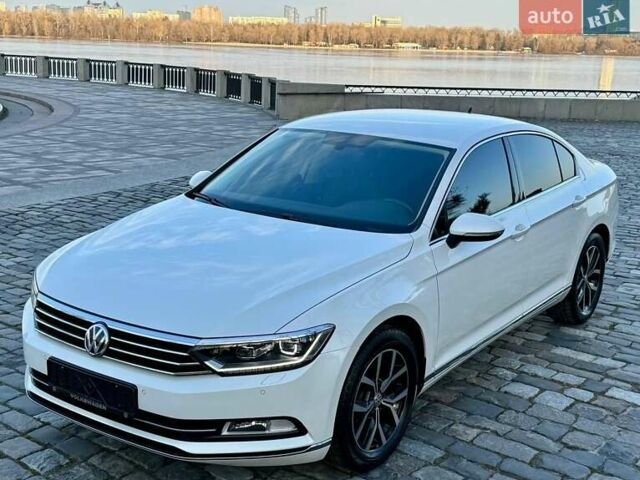Білий Фольксваген Пассат, об'ємом двигуна 1.8 л та пробігом 170 тис. км за 17500 $, фото 28 на Automoto.ua