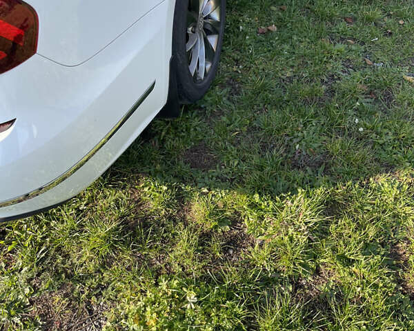 Белый Фольксваген Пассат, объемом двигателя 2 л и пробегом 132 тыс. км за 13200 $, фото 7 на Automoto.ua