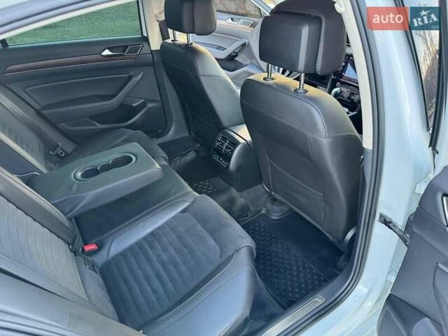 Білий Фольксваген Пассат, об'ємом двигуна 1.8 л та пробігом 170 тис. км за 17500 $, фото 14 на Automoto.ua