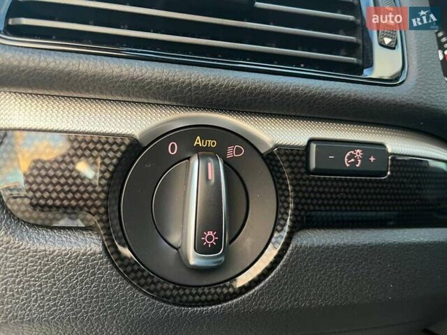 Білий Фольксваген Пассат, об'ємом двигуна 3.6 л та пробігом 72 тис. км за 17490 $, фото 19 на Automoto.ua