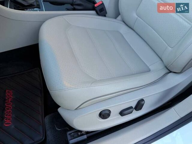 Білий Фольксваген Пассат, об'ємом двигуна 2 л та пробігом 145 тис. км за 18500 $, фото 12 на Automoto.ua