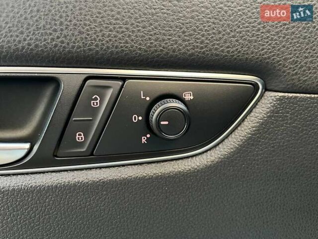 Білий Фольксваген Пассат, об'ємом двигуна 3.6 л та пробігом 72 тис. км за 17490 $, фото 16 на Automoto.ua