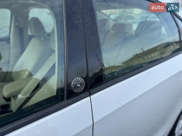 Белый Фольксваген Пассат, объемом двигателя 2 л и пробегом 214 тыс. км за 10800 $, фото 13 на Automoto.ua