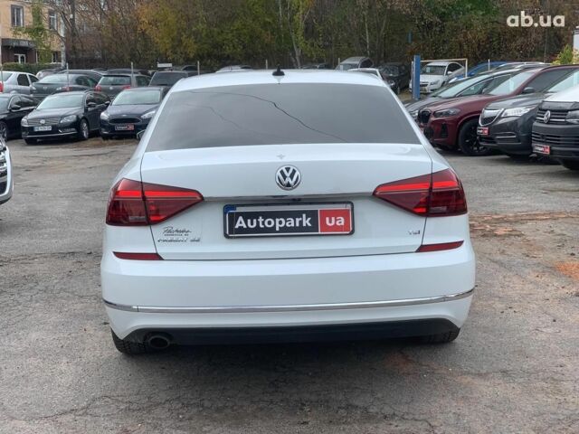 Білий Фольксваген Пассат, об'ємом двигуна 2 л та пробігом 152 тис. км за 16490 $, фото 5 на Automoto.ua
