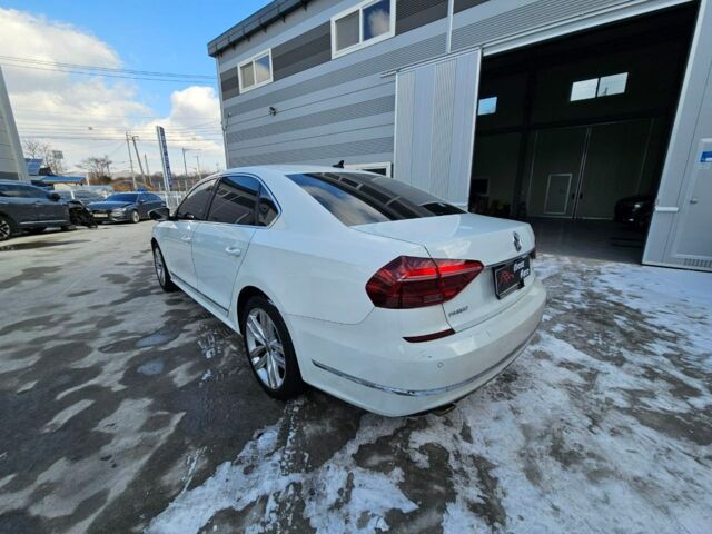 Белый Фольксваген Пассат, объемом двигателя 2 л и пробегом 110 тыс. км за 12700 $, фото 4 на Automoto.ua