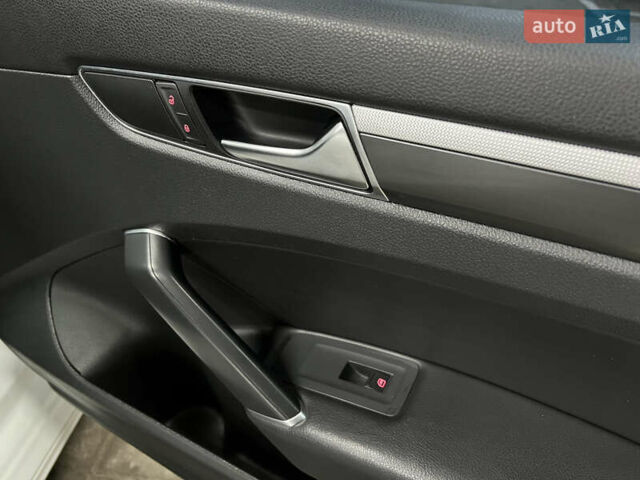 Білий Фольксваген Пассат, об'ємом двигуна 1.98 л та пробігом 143 тис. км за 13800 $, фото 38 на Automoto.ua