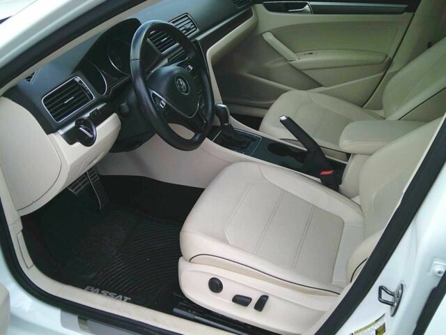 Белый Фольксваген Пассат, объемом двигателя 2 л и пробегом 222 тыс. км за 13900 $, фото 18 на Automoto.ua