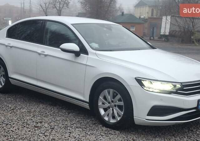 Белый Фольксваген Пассат, объемом двигателя 1.97 л и пробегом 248 тыс. км за 16700 $, фото 2 на Automoto.ua