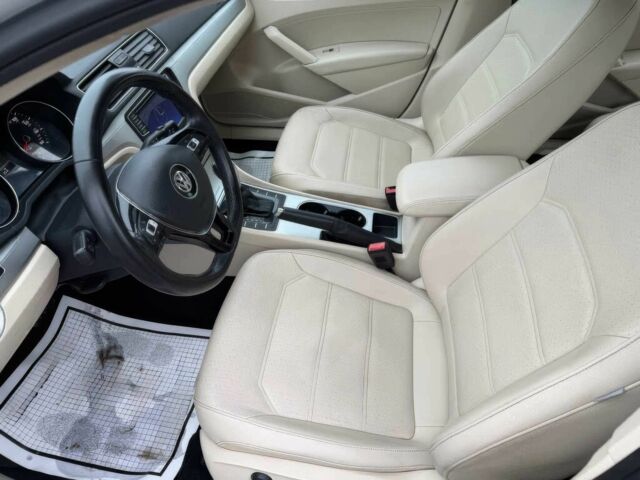 Білий Фольксваген Пассат, об'ємом двигуна 2 л та пробігом 36 тис. км за 2800 $, фото 7 на Automoto.ua