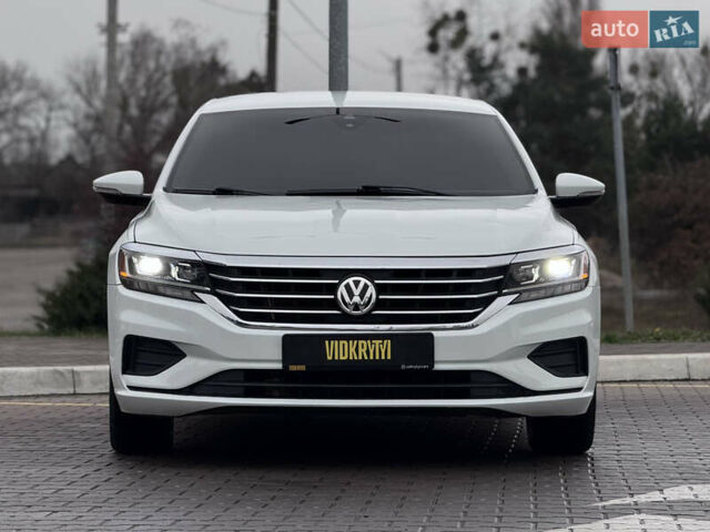 Белый Фольксваген Пассат, объемом двигателя 1.98 л и пробегом 144 тыс. км за 16300 $, фото 2 на Automoto.ua