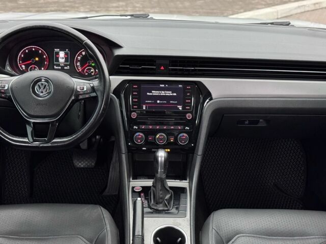 Білий Фольксваген Пассат, об'ємом двигуна 2 л та пробігом 144 тис. км за 16300 $, фото 12 на Automoto.ua