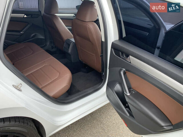 Белый Фольксваген Пассат, объемом двигателя 1.98 л и пробегом 83 тыс. км за 17600 $, фото 5 на Automoto.ua