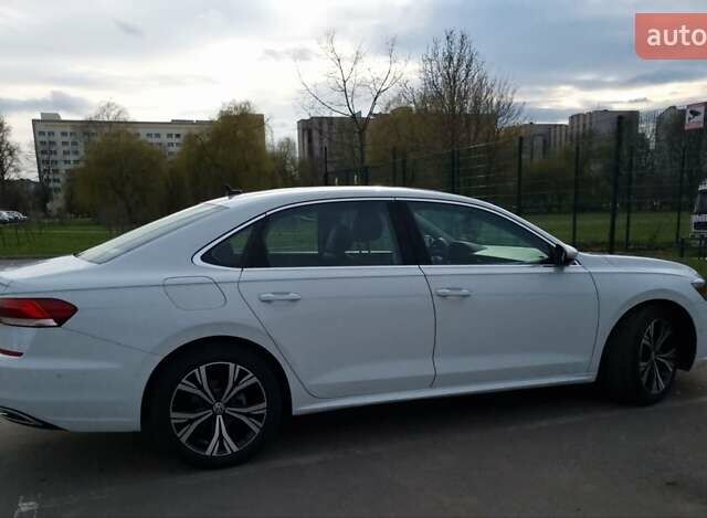 Белый Фольксваген Пассат, объемом двигателя 2 л и пробегом 41 тыс. км за 21600 $, фото 2 на Automoto.ua