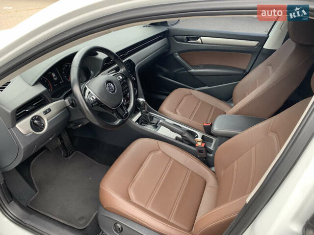 Белый Фольксваген Пассат, объемом двигателя 1.98 л и пробегом 83 тыс. км за 17600 $, фото 21 на Automoto.ua