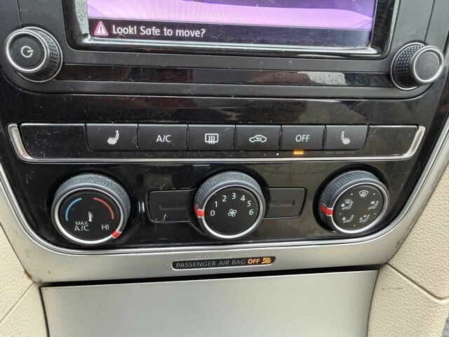 Белый Фольксваген Пассат, объемом двигателя 2 л и пробегом 35 тыс. км за 2800 $, фото 9 на Automoto.ua