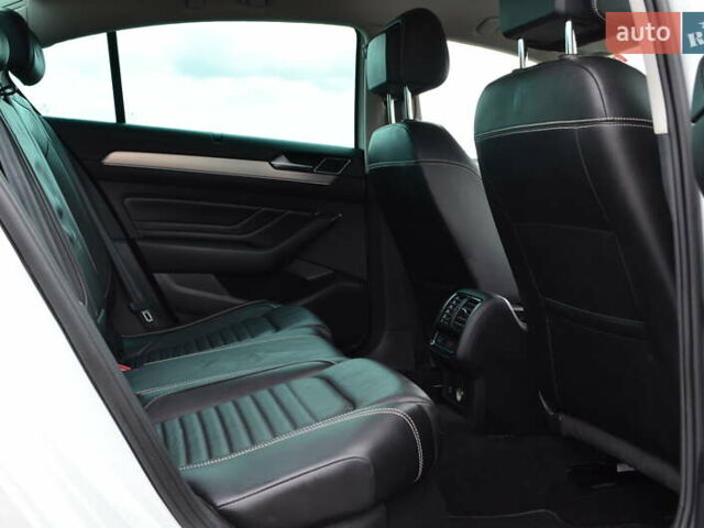 Белый Фольксваген Пассат, объемом двигателя 2 л и пробегом 68 тыс. км за 18200 $, фото 39 на Automoto.ua