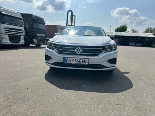 Белый Фольксваген Пассат, объемом двигателя 2 л и пробегом 174 тыс. км за 18500 $, фото 1 на Automoto.ua