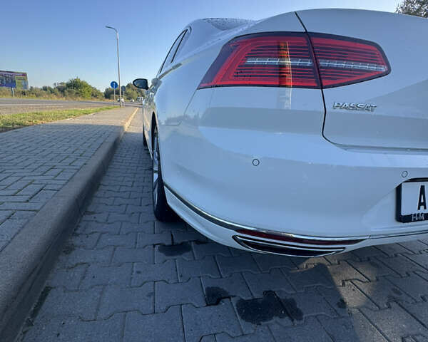 Белый Фольксваген Пассат, объемом двигателя 2 л и пробегом 187 тыс. км за 23500 $, фото 52 на Automoto.ua