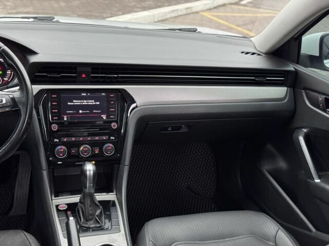 Білий Фольксваген Пассат, об'ємом двигуна 2 л та пробігом 144 тис. км за 16300 $, фото 13 на Automoto.ua