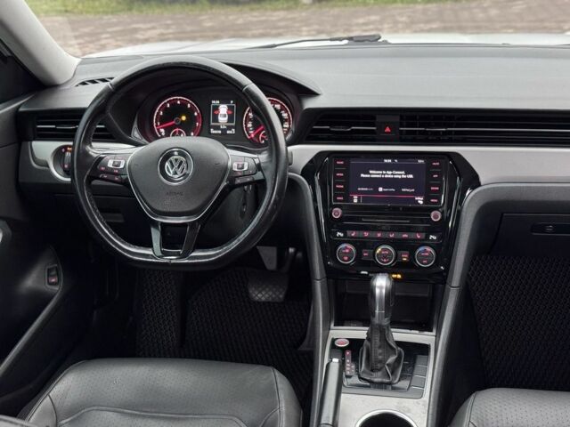 Білий Фольксваген Пассат, об'ємом двигуна 2 л та пробігом 144 тис. км за 16300 $, фото 11 на Automoto.ua