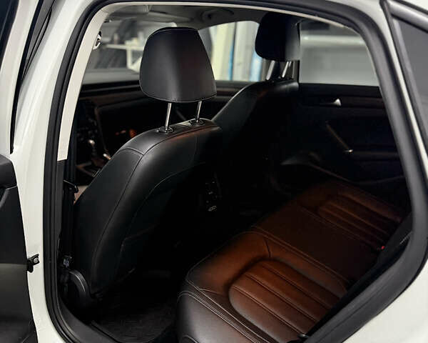 Білий Фольксваген Пассат, об'ємом двигуна 1.98 л та пробігом 126 тис. км за 19900 $, фото 14 на Automoto.ua