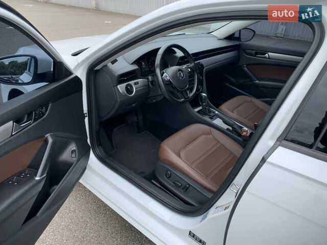 Белый Фольксваген Пассат, объемом двигателя 1.98 л и пробегом 83 тыс. км за 17600 $, фото 20 на Automoto.ua