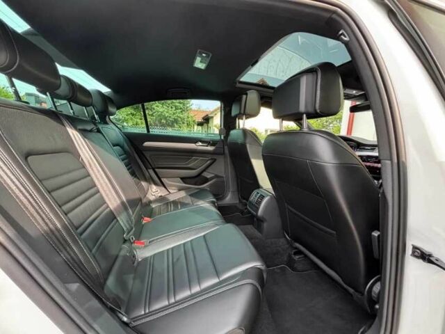 Белый Фольксваген Пассат, объемом двигателя 2 л и пробегом 99 тыс. км за 15200 $, фото 11 на Automoto.ua