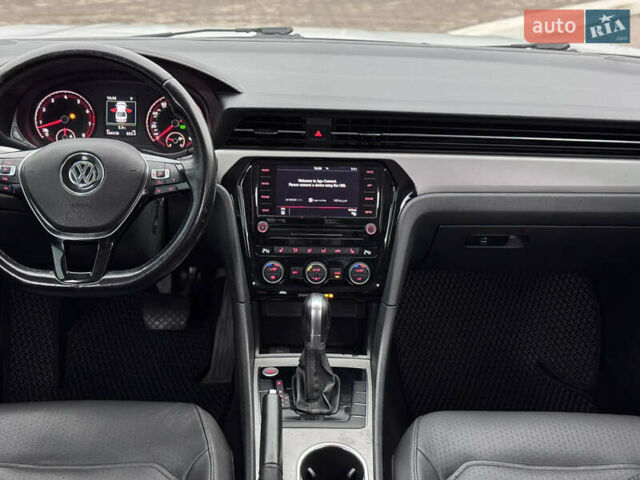 Белый Фольксваген Пассат, объемом двигателя 1.98 л и пробегом 144 тыс. км за 16300 $, фото 23 на Automoto.ua