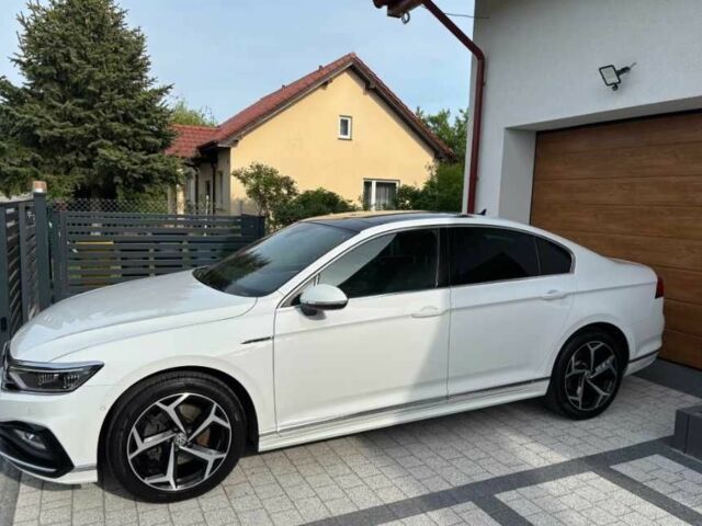 Белый Фольксваген Пассат, объемом двигателя 2 л и пробегом 99 тыс. км за 15200 $, фото 1 на Automoto.ua