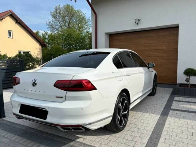 Белый Фольксваген Пассат, объемом двигателя 2 л и пробегом 99 тыс. км за 15200 $, фото 3 на Automoto.ua