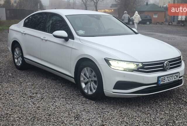 Белый Фольксваген Пассат, объемом двигателя 1.97 л и пробегом 248 тыс. км за 16700 $, фото 1 на Automoto.ua
