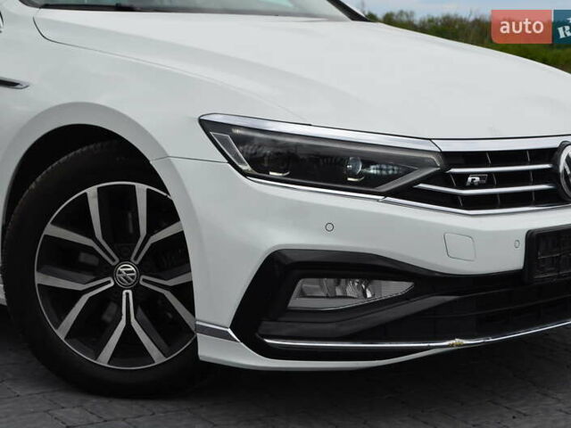 Белый Фольксваген Пассат, объемом двигателя 2 л и пробегом 68 тыс. км за 18200 $, фото 1 на Automoto.ua