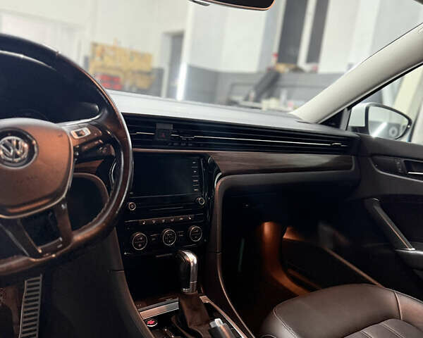 Білий Фольксваген Пассат, об'ємом двигуна 1.98 л та пробігом 126 тис. км за 19900 $, фото 12 на Automoto.ua