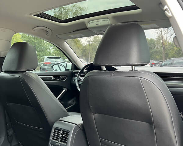 Белый Фольксваген Пассат, объемом двигателя 2 л и пробегом 114 тыс. км за 17950 $, фото 19 на Automoto.ua