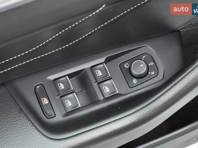 Белый Фольксваген Пассат, объемом двигателя 2 л и пробегом 68 тыс. км за 18200 $, фото 17 на Automoto.ua