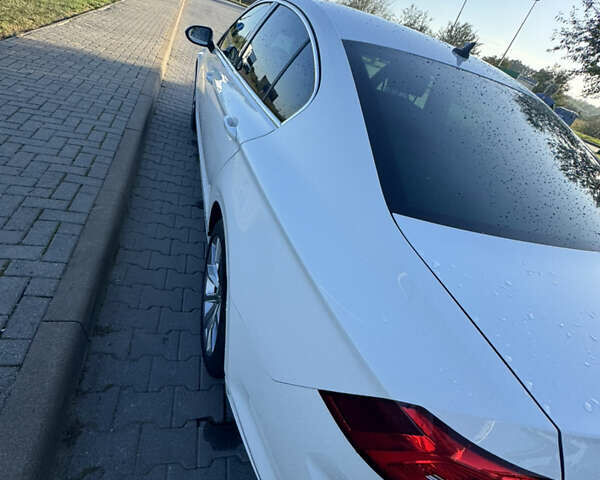 Белый Фольксваген Пассат, объемом двигателя 2 л и пробегом 187 тыс. км за 23500 $, фото 49 на Automoto.ua