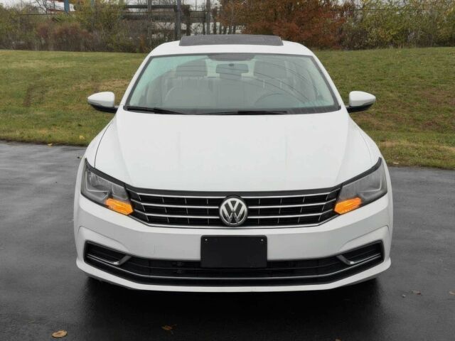 Белый Фольксваген Пассат, объемом двигателя 2 л и пробегом 35 тыс. км за 2800 $, фото 1 на Automoto.ua