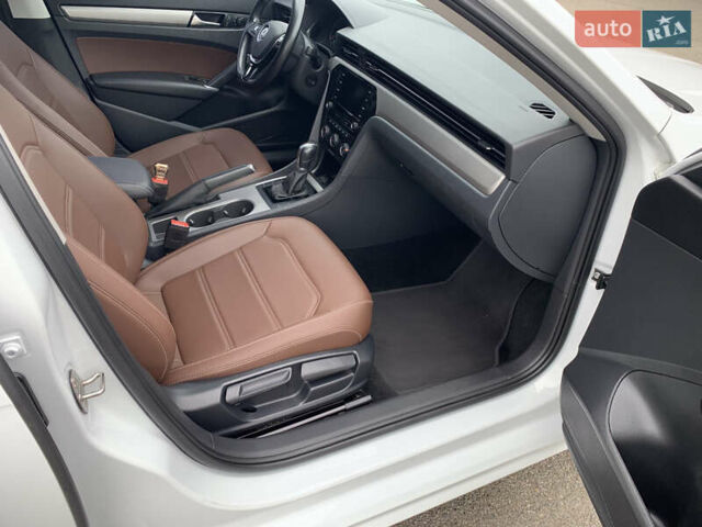 Белый Фольксваген Пассат, объемом двигателя 1.98 л и пробегом 83 тыс. км за 17600 $, фото 9 на Automoto.ua