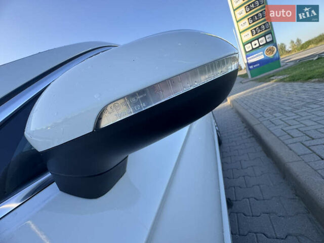 Белый Фольксваген Пассат, объемом двигателя 2 л и пробегом 187 тыс. км за 23500 $, фото 32 на Automoto.ua