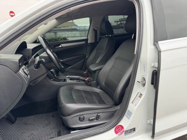 Білий Фольксваген Пассат, об'ємом двигуна 2 л та пробігом 144 тис. км за 16300 $, фото 19 на Automoto.ua