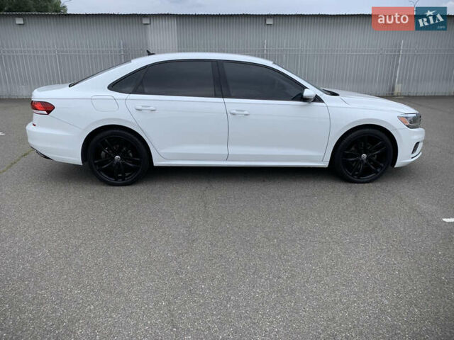 Белый Фольксваген Пассат, объемом двигателя 1.98 л и пробегом 83 тыс. км за 17600 $, фото 7 на Automoto.ua