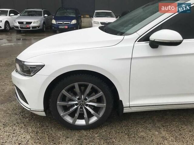 Белый Фольксваген Пассат, объемом двигателя 2 л и пробегом 55 тыс. км за 30990 $, фото 23 на Automoto.ua