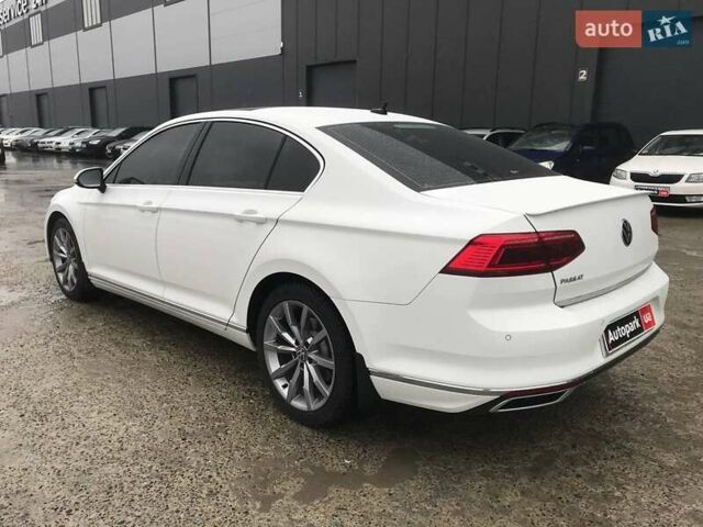 Белый Фольксваген Пассат, объемом двигателя 2 л и пробегом 55 тыс. км за 30990 $, фото 22 на Automoto.ua