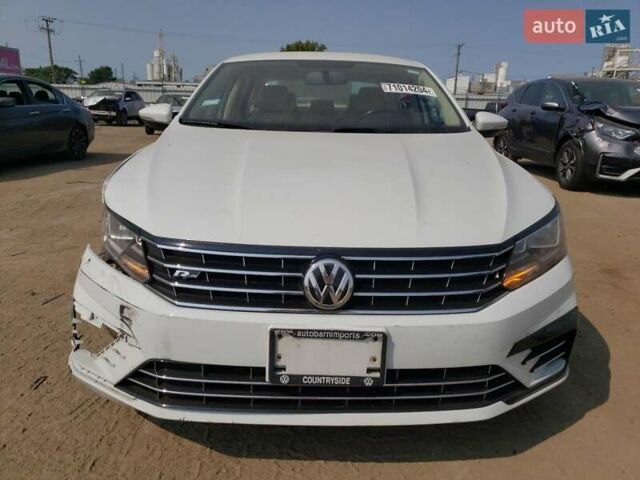 Білий Фольксваген Пассат, об'ємом двигуна 1.8 л та пробігом 97 тис. км за 2700 $, фото 4 на Automoto.ua