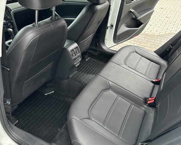 Белый Фольксваген Пассат, объемом двигателя 2 л и пробегом 108 тыс. км за 17999 $, фото 19 на Automoto.ua