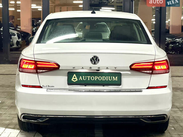 Білий Фольксваген Пассат, об'ємом двигуна 1.98 л та пробігом 72 тис. км за 21000 $, фото 12 на Automoto.ua