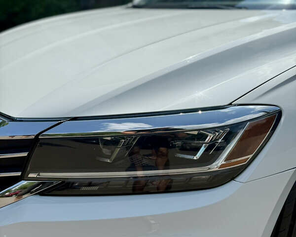 Білий Фольксваген Пассат, об'ємом двигуна 2 л та пробігом 152 тис. км за 18300 $, фото 3 на Automoto.ua