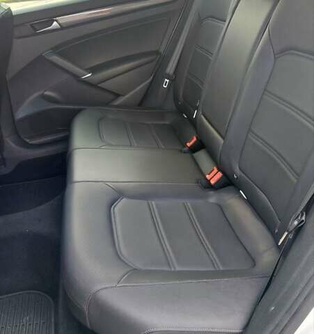 Белый Фольксваген Пассат, объемом двигателя 2 л и пробегом 76 тыс. км за 21900 $, фото 14 на Automoto.ua