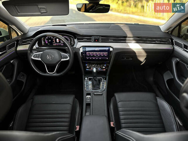 Белый Фольксваген Пассат, объемом двигателя 2 л и пробегом 54 тыс. км за 32000 $, фото 14 на Automoto.ua