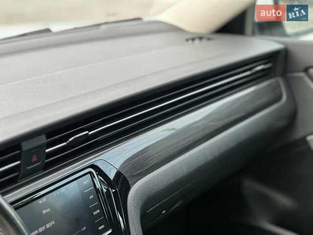 Білий Фольксваген Пассат, об'ємом двигуна 1.98 л та пробігом 70 тис. км за 19500 $, фото 21 на Automoto.ua